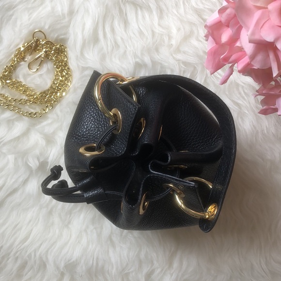 • NEW • ANNA PAOLA • Italian Leather Crossbody Bucket Bag wChain - Picture 10 of 15